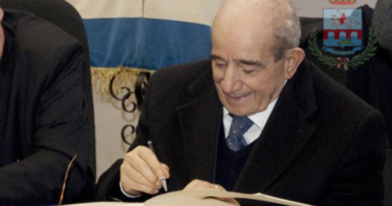 Oggi, 1 settembre 2012, muore a Manfredonia il grande poeta di Monte Sant'Angelo Cristanziano Serricchio