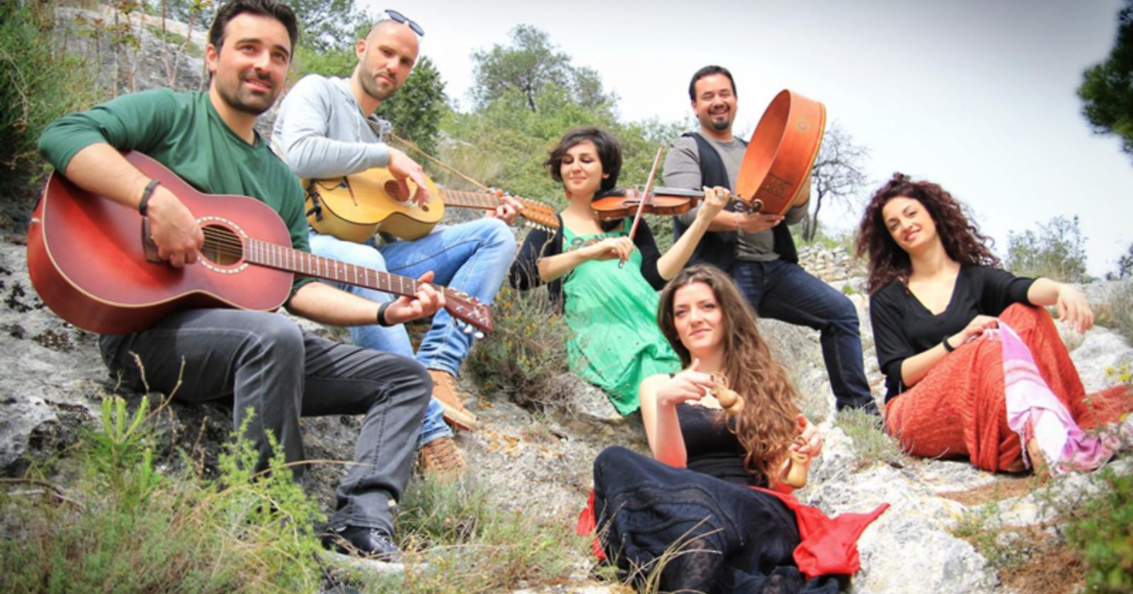 Oggi, 5 settembre 2003, il "battesimo" dei Tarantula Garganica col primo concerto a Vietri sul Mare, in provincia di Salerno