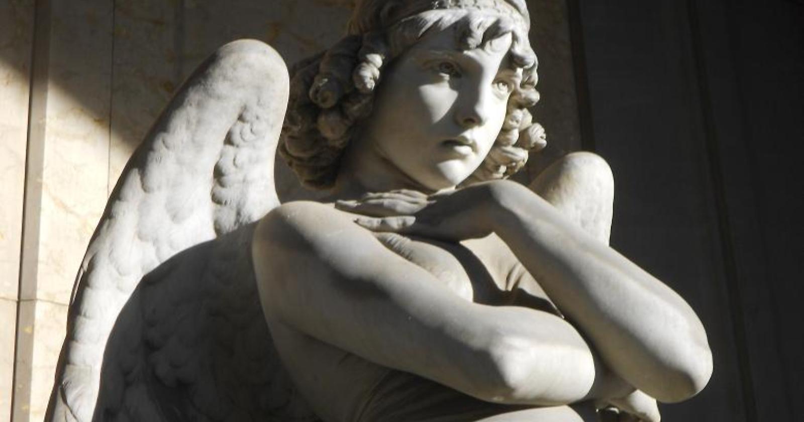 Quando la morte è una caduta di lame di ghiaccio sul viso eterno della giovinezza