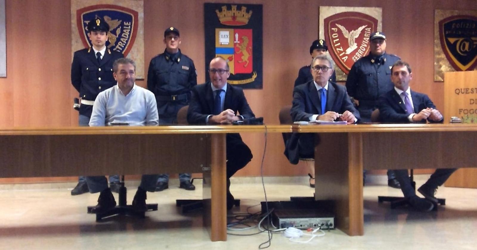 Pronti alla grande fuga: la polizia sgambetta i due boss della mala foggiana
