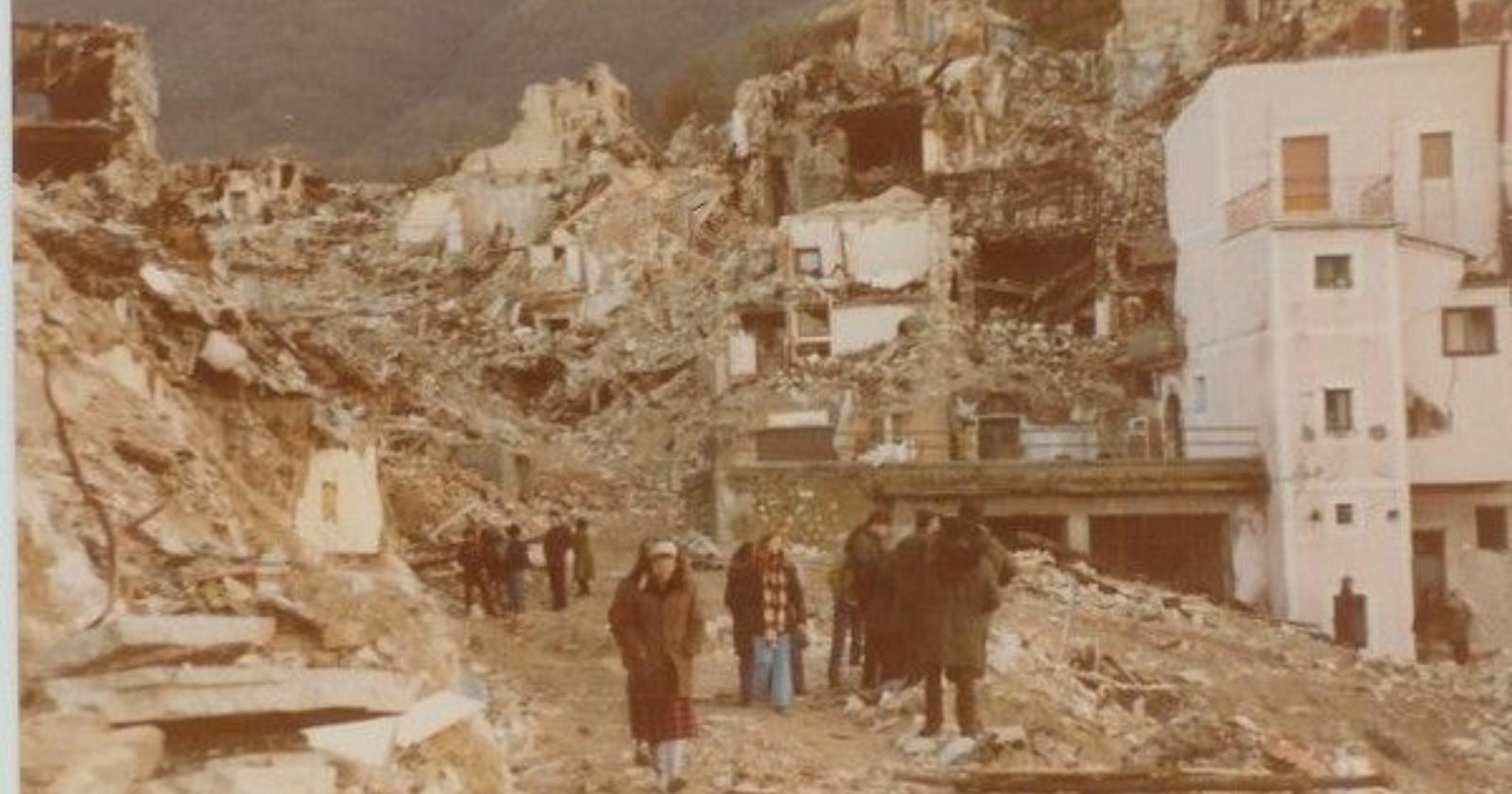 Oggi, 23 novembre 1980, il terribile terremoto in Irpinia che sconvolse anche 14 comuni della provincia di Foggia