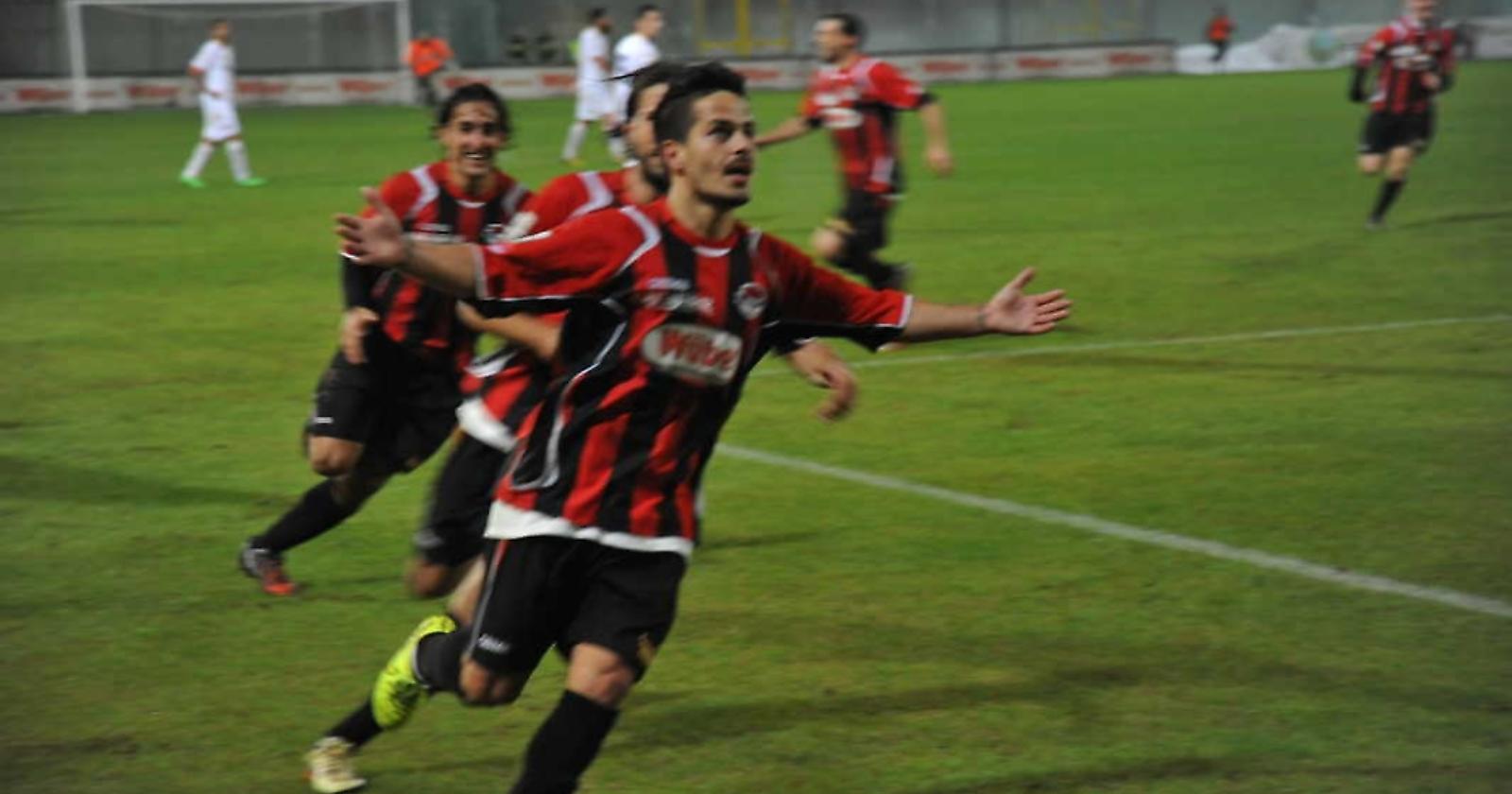 Sarno dilaga e travolge il Lecce