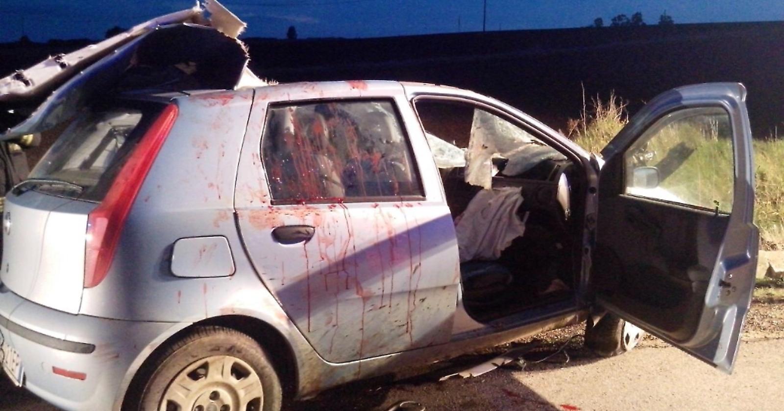 Incidente stradale: 5 giovani feriti lungo la Statale 16
