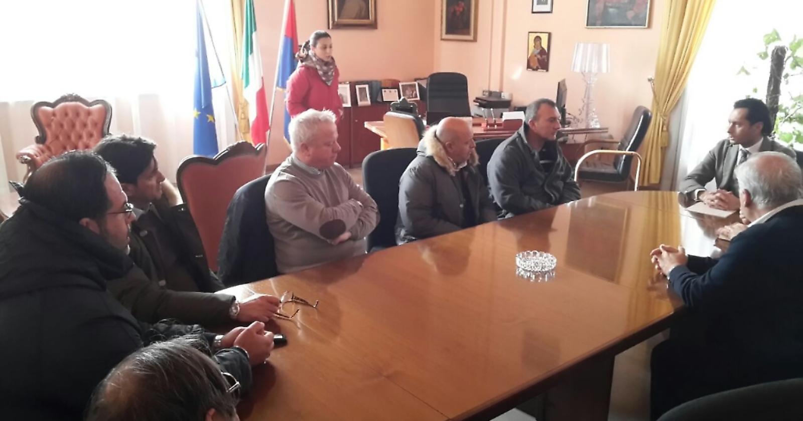 Miranda ferma la protesta dei tassisti foggiani e mobilita i vigili contro gli abusivi