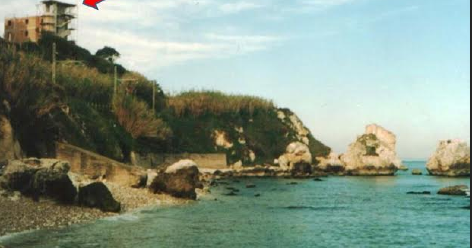 Ecomostro  Roccamare a Rodi Garganico : la battaglia per la demolizione del WWF