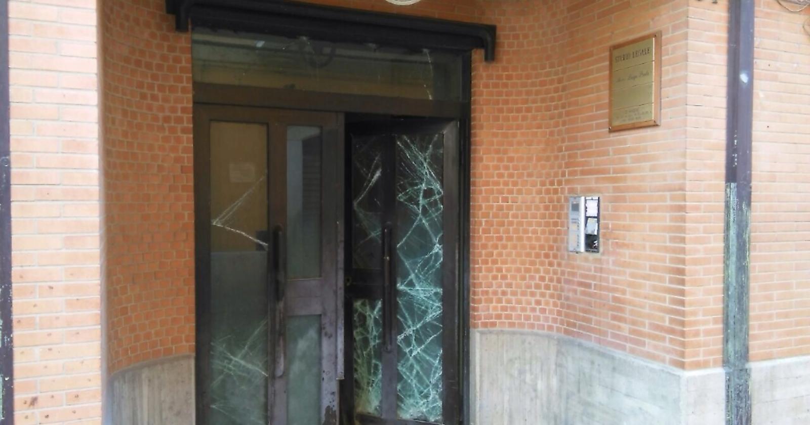 Bombe a San Severo: nello stabile di via Calatafimi vive imprenditore già vittima del racket