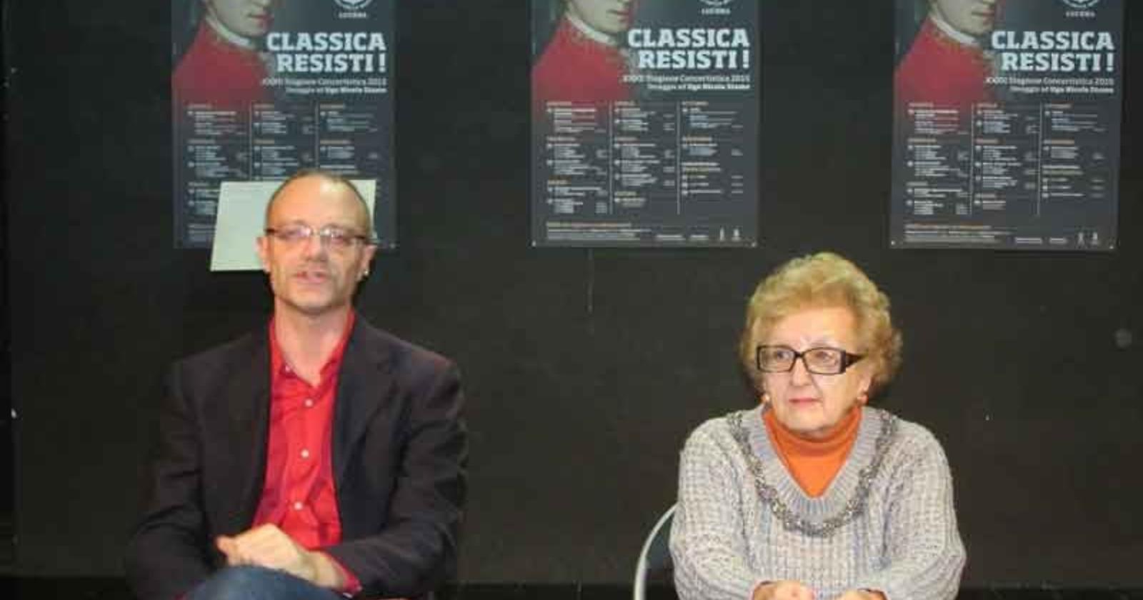 Un Mozart travestito da Rambo per "Classica Resisti!" 