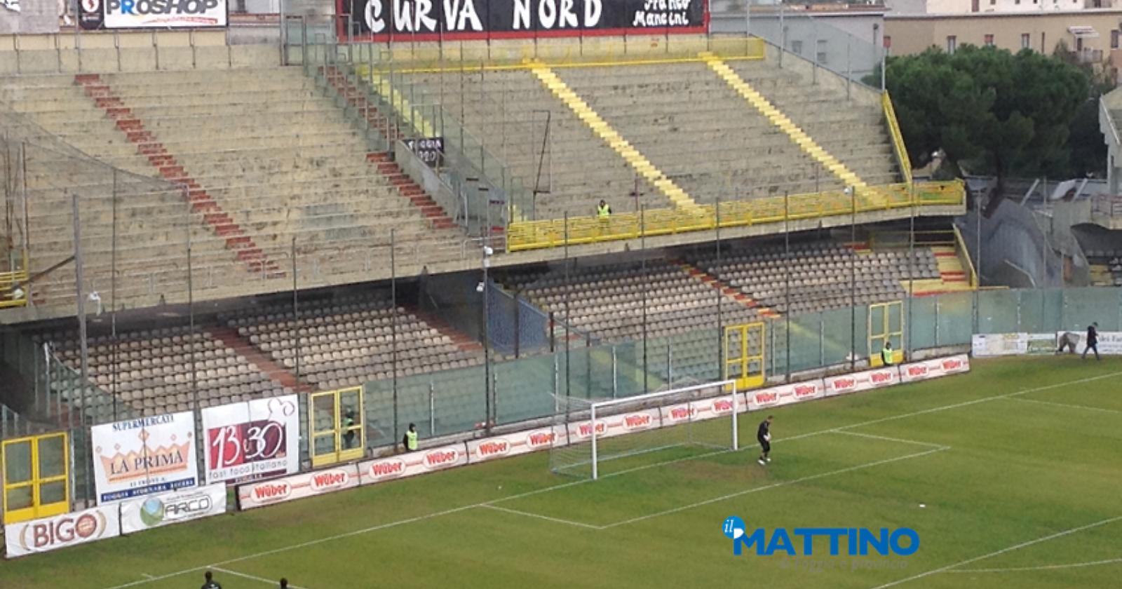 Il gran spettacolo nell'arena vuota, i rossoneri dilagano col Cosenza 