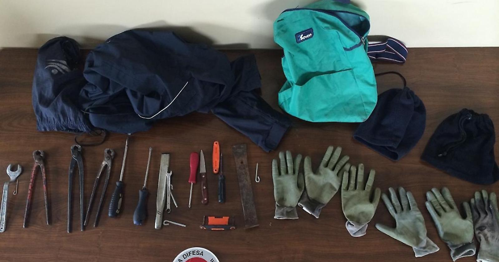 Sorpresi a rubare ferro nell'ex Enichem: 4 arresti