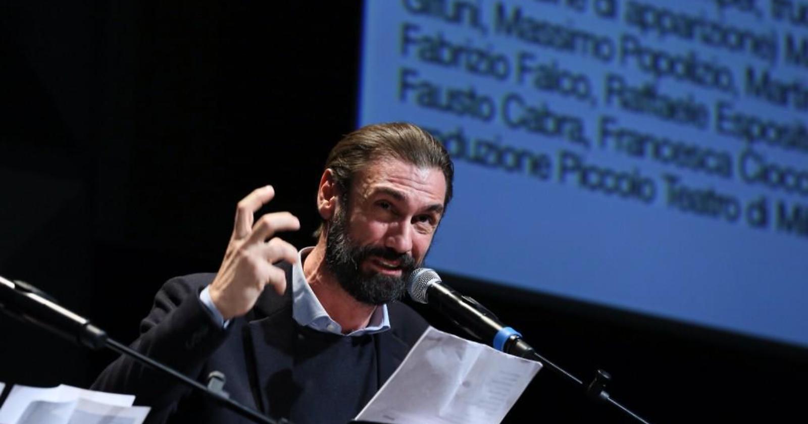 Straordinario Fabrizio Gifuni nell'epopea della "Lehman Brothers" affossata dalla presunzione