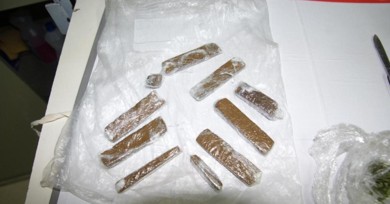 A spasso con panette di hashish: arrestato pregiudicato foggiano