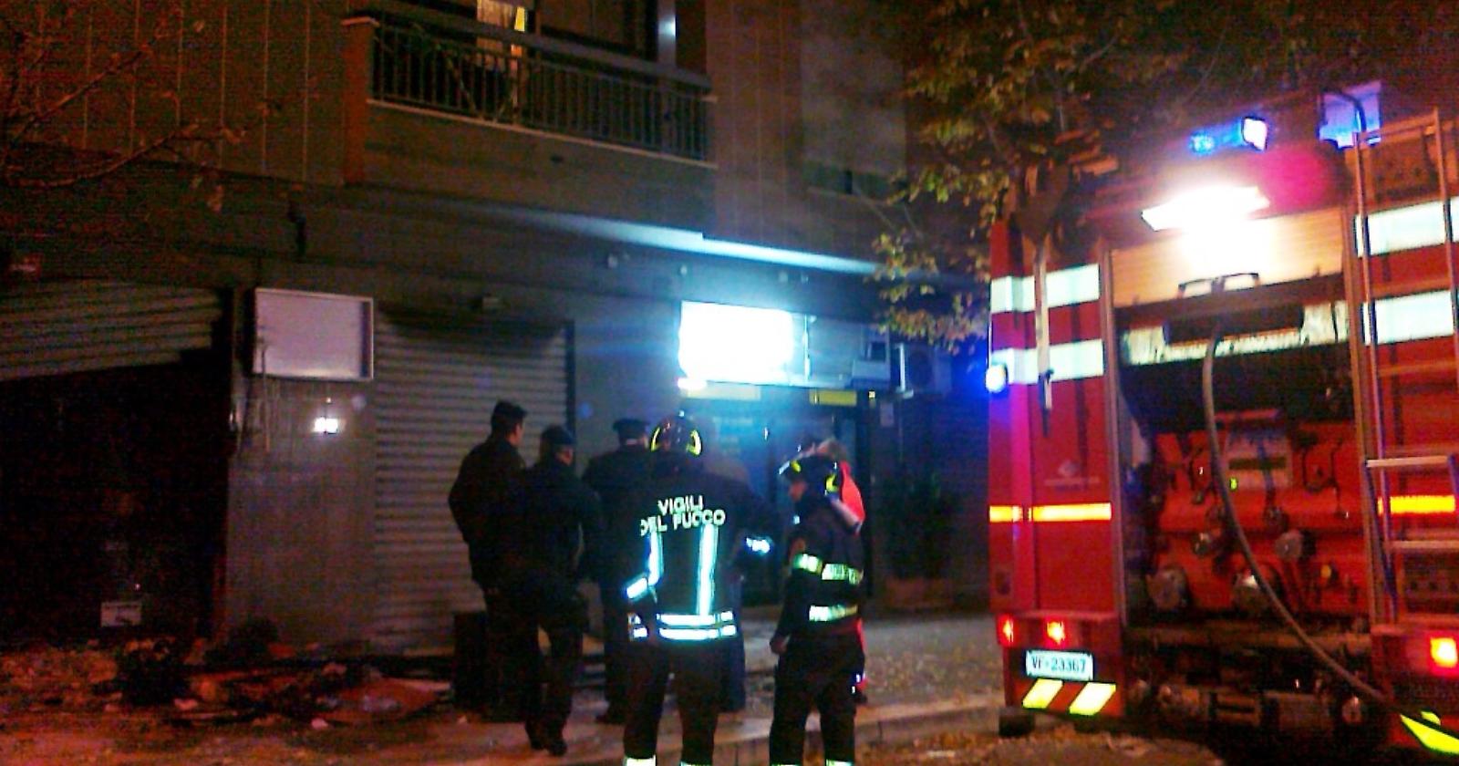 Foggia,  bomba ad un negozio di tessuti in Viale Ofanto