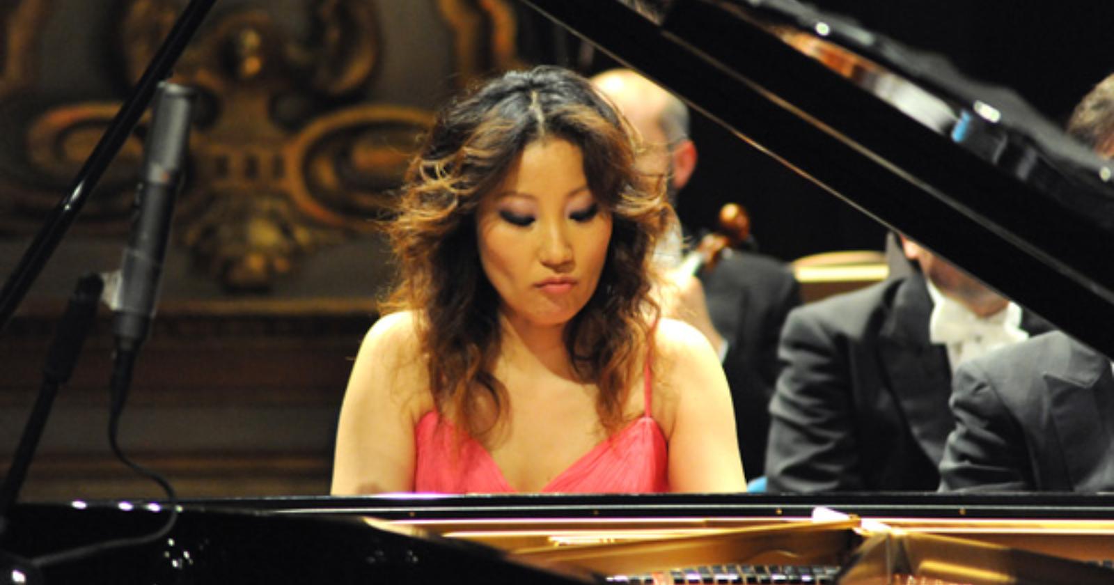 La coreana Ilia Kim, virtuosa del piano, sul palco del "Giordano" per gli "Amici della musica"