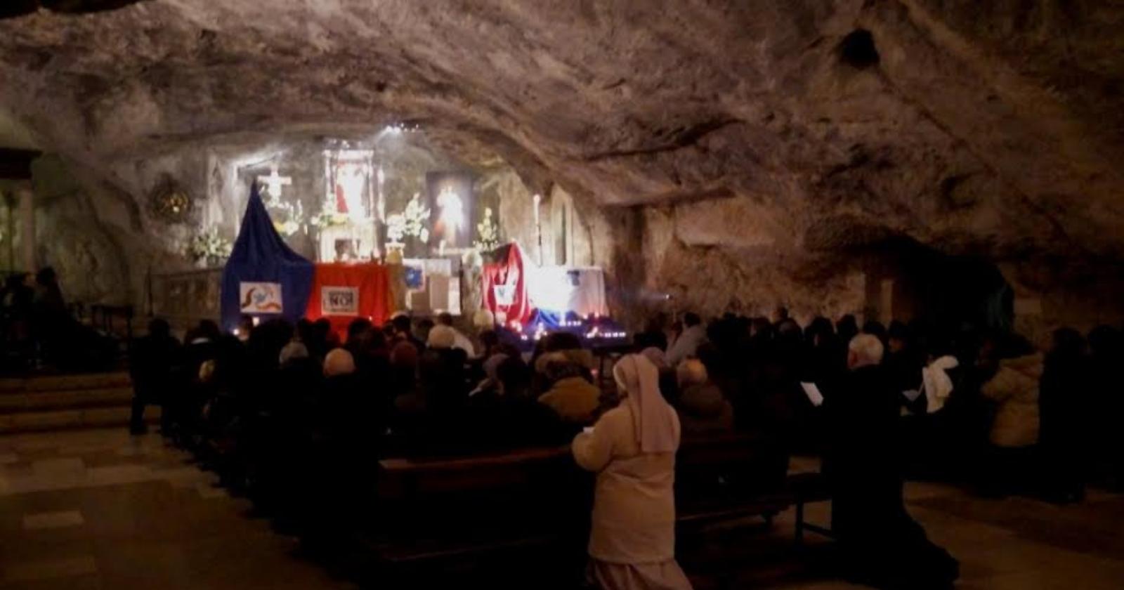 Veglia per la pace nella Sacra Grotta