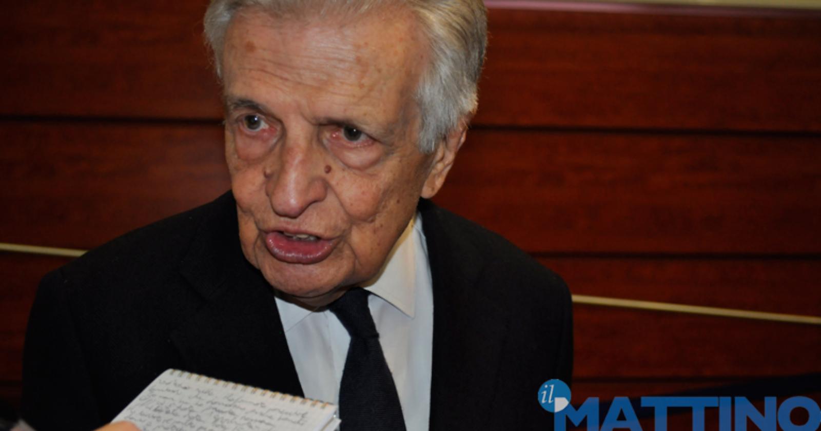 UniFg, la grande lezione di Furio Colombo: «Nelle nuove guerre, il più forte perde sempre»