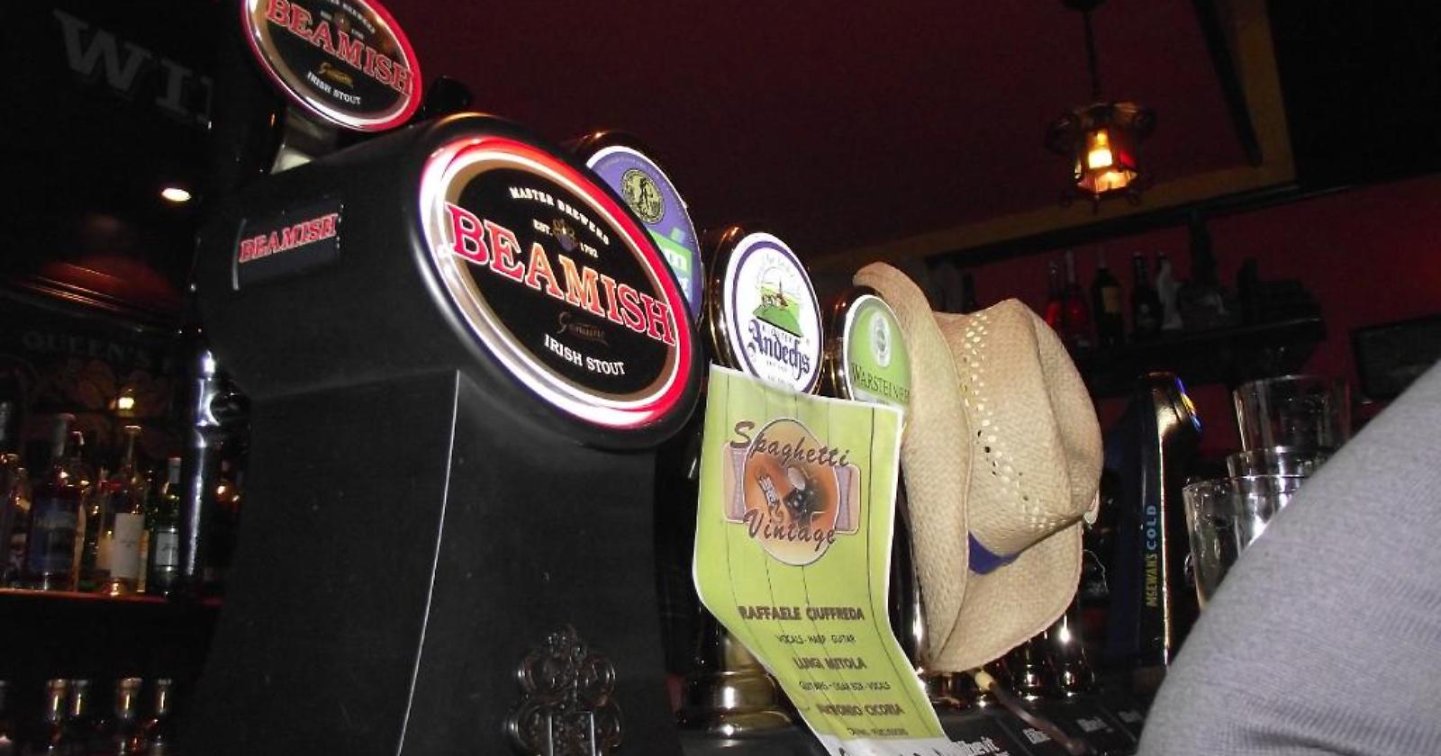 Incendio al "Queens Pub", il titolare: «Non ho mai ricevuto minacce o richieste estorsive»