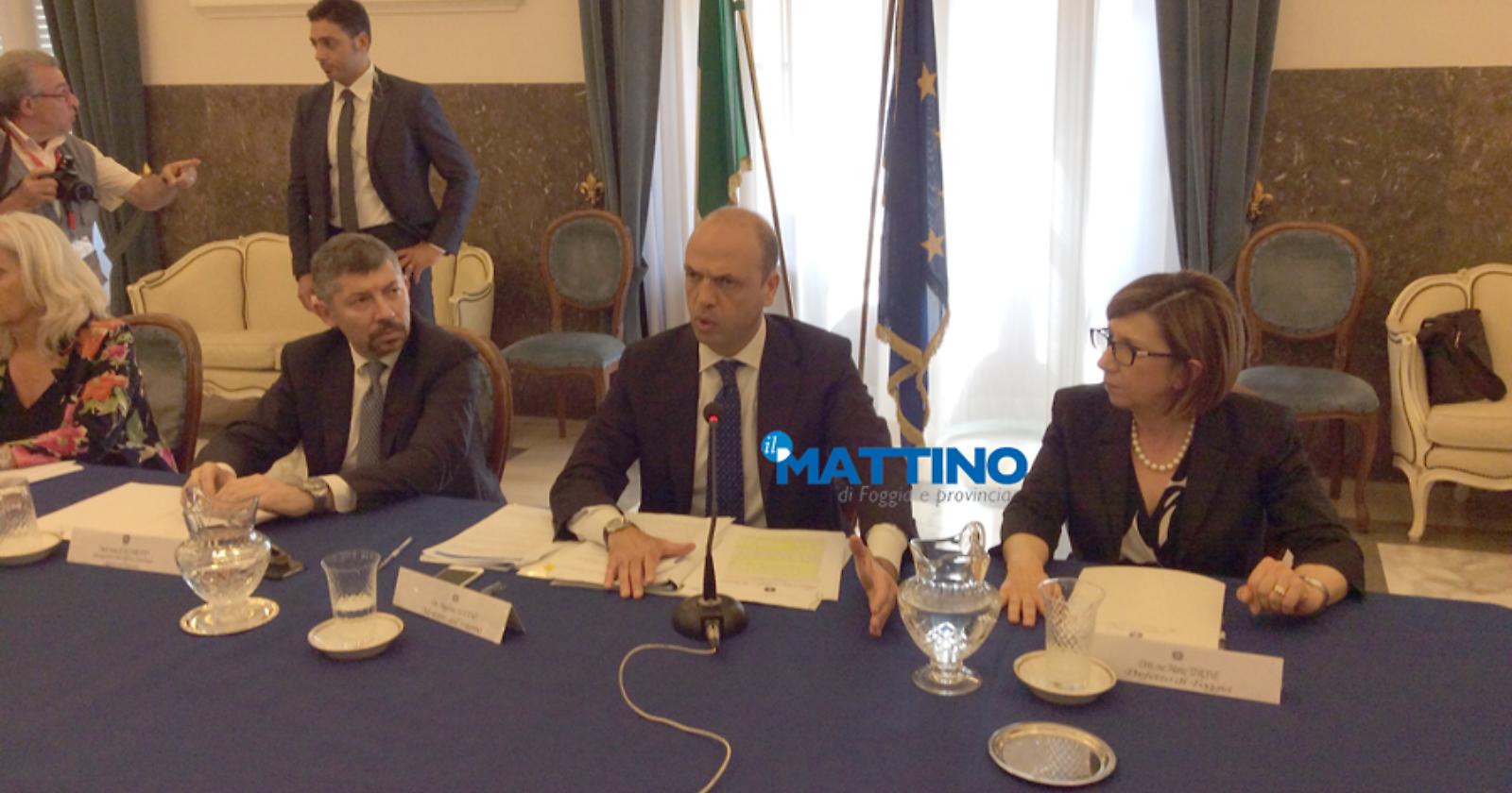 Alfano a Foggia: «Lo Stato al fianco di chi denuncia, rinforzi in Capitanata»