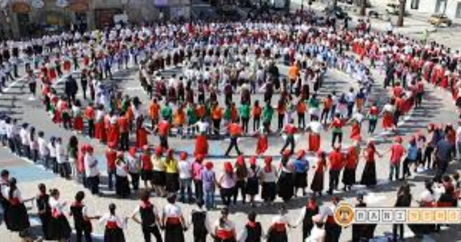 Danzarìa, il folk nella scuola. La scuola nelle piazze fa tappa a Biccari