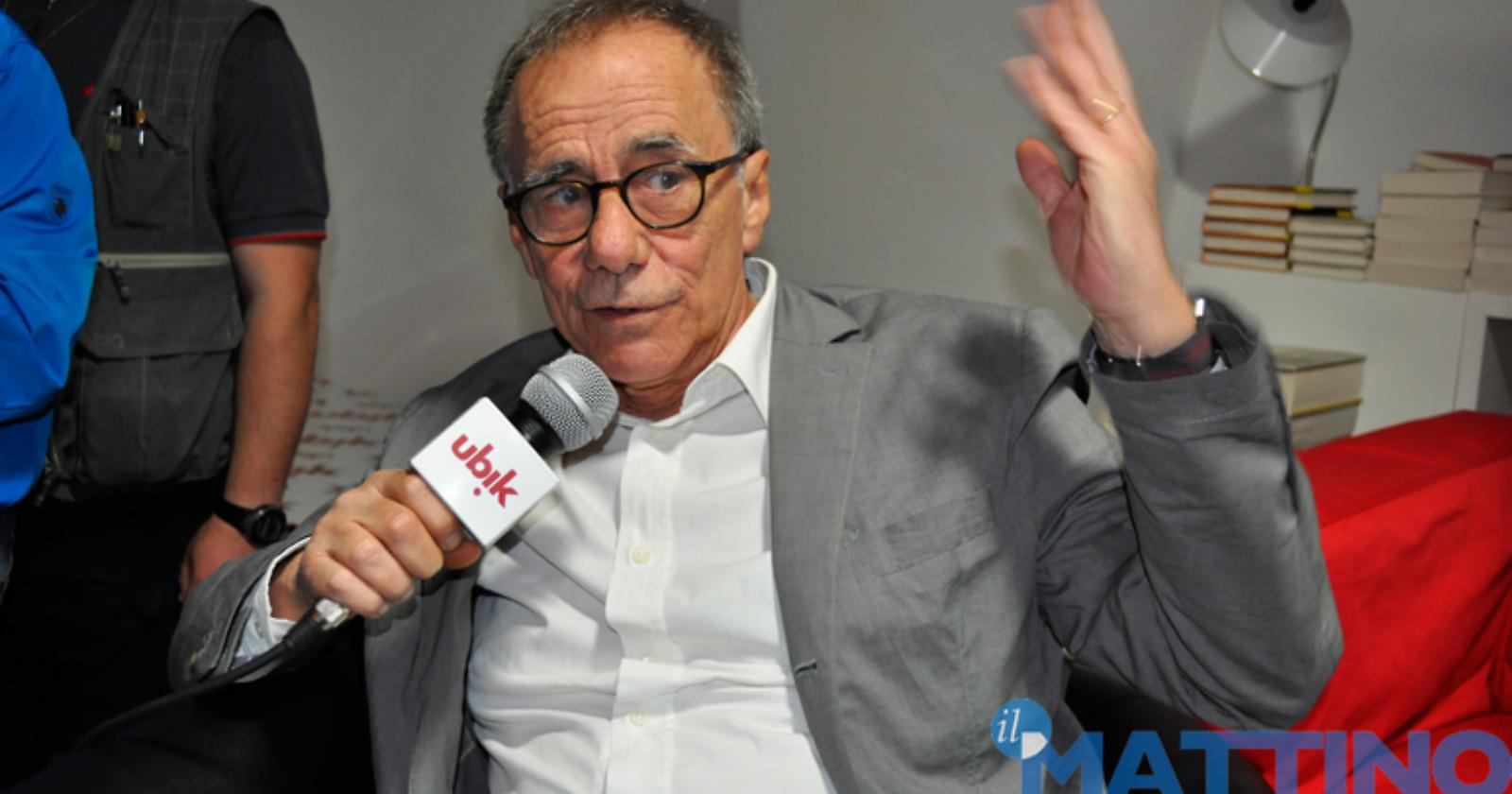 A Foggia Roberto Vecchioni ‘canta’ la bellezza della grecità