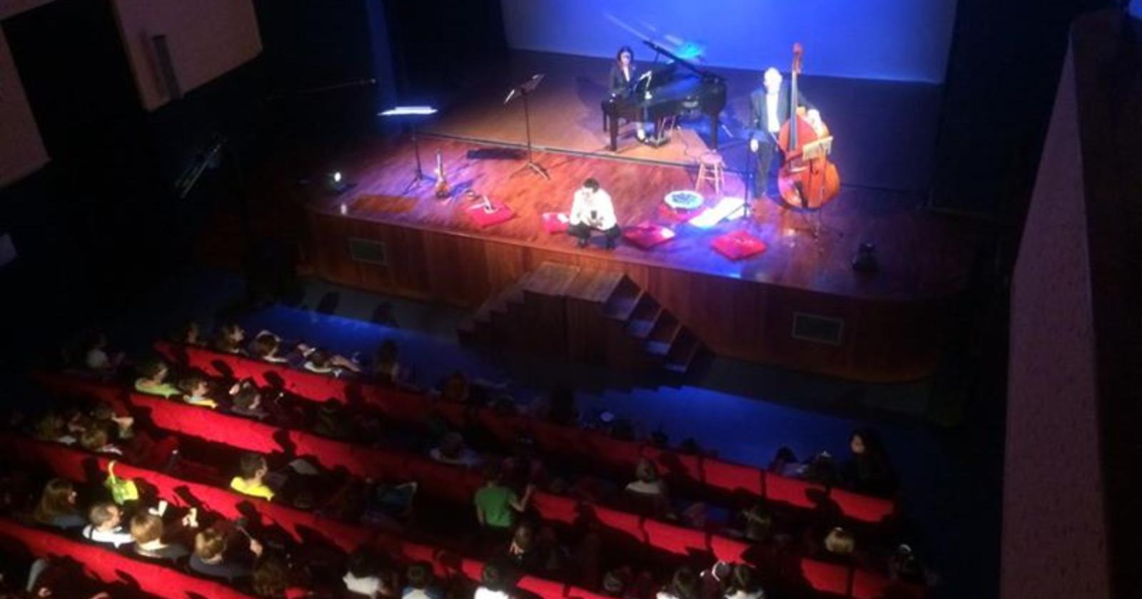 “Festival Teatro delle scuole", a Manfredonia successo per l'iniziativa a teatro con un euro