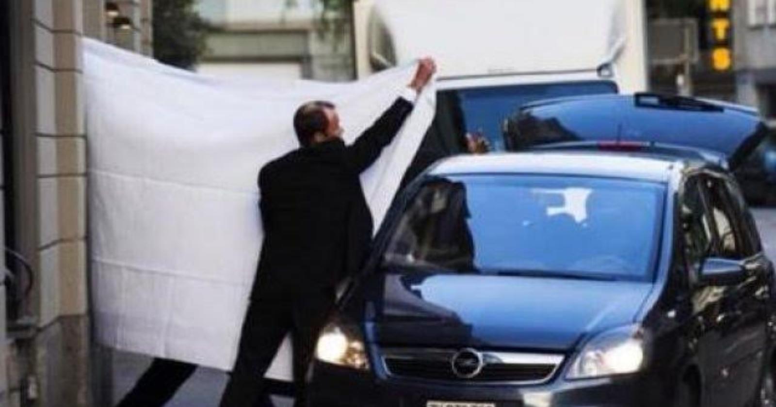 «No arrestati "in pasto" ai fotoreporter», la Camera Penale lo dice con un lenzuolo