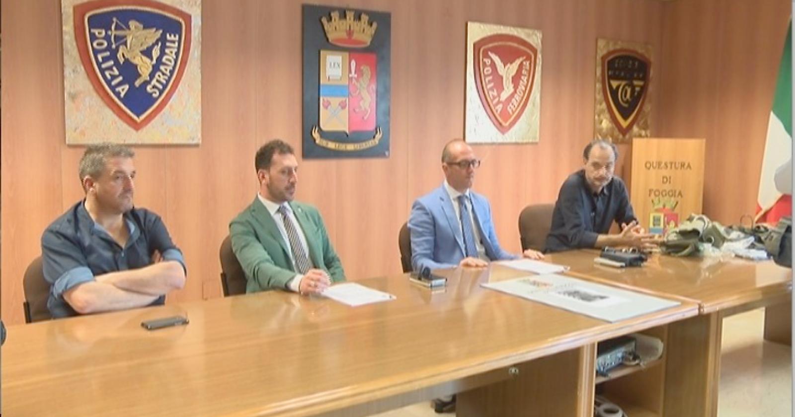 Accanto al letto un pistola pronta all'uso: arrestato 57enne
