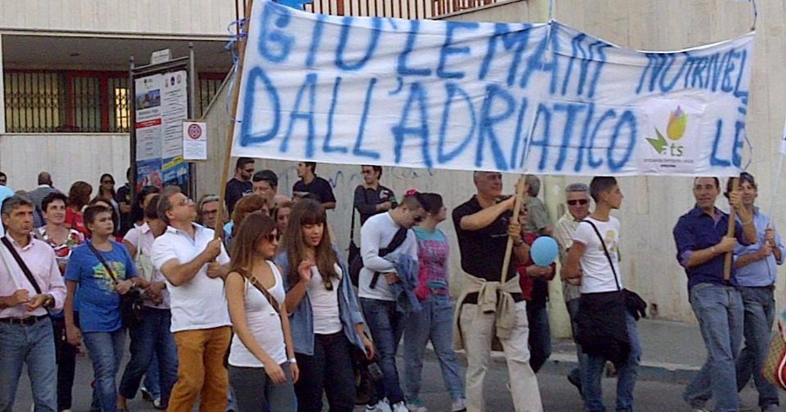 Così, a colpi di trivelle, Renzi ha deciso di distruggerci l'Adriatico