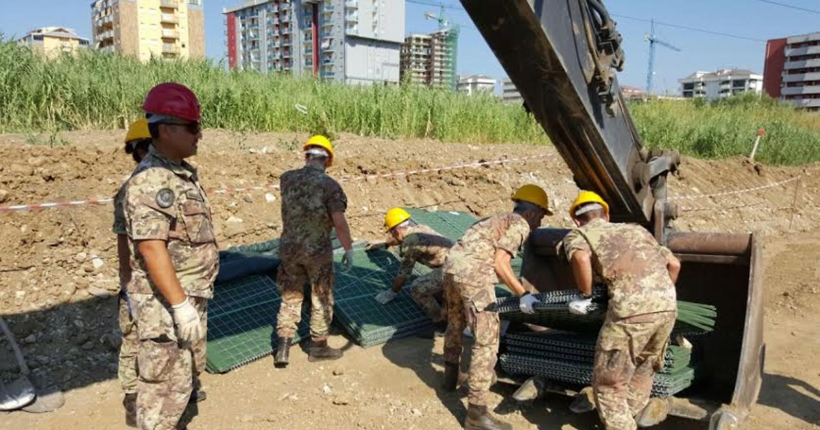 I Guastatori di Foggia in azione a Brindisi per disinnescare una bomba di guerra: evacuazione per 53mila persone