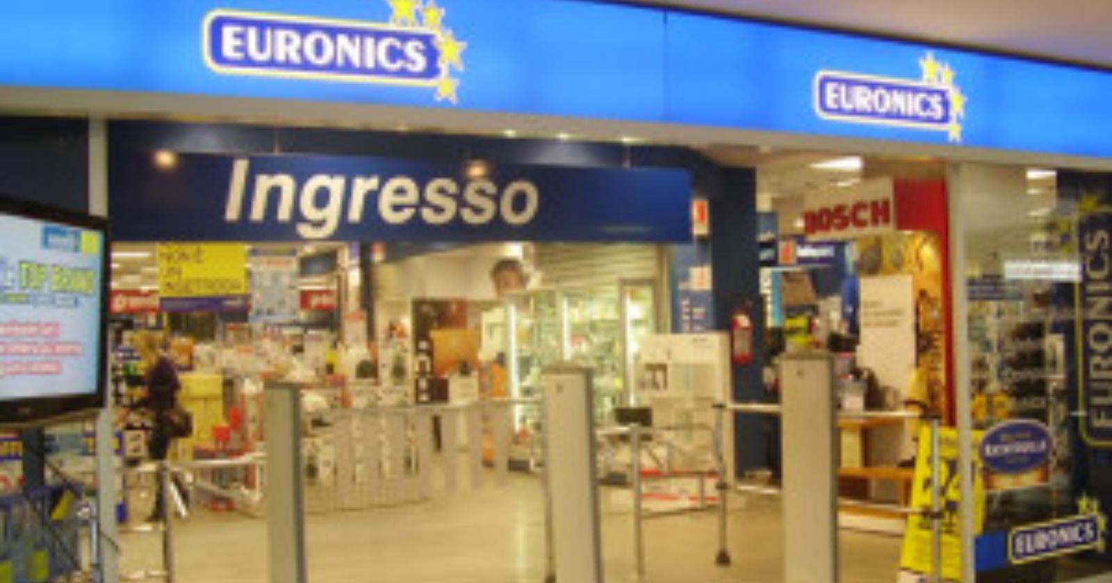 Cerignola, armati di bastoni rapinano "Euronics": nessun ferito 