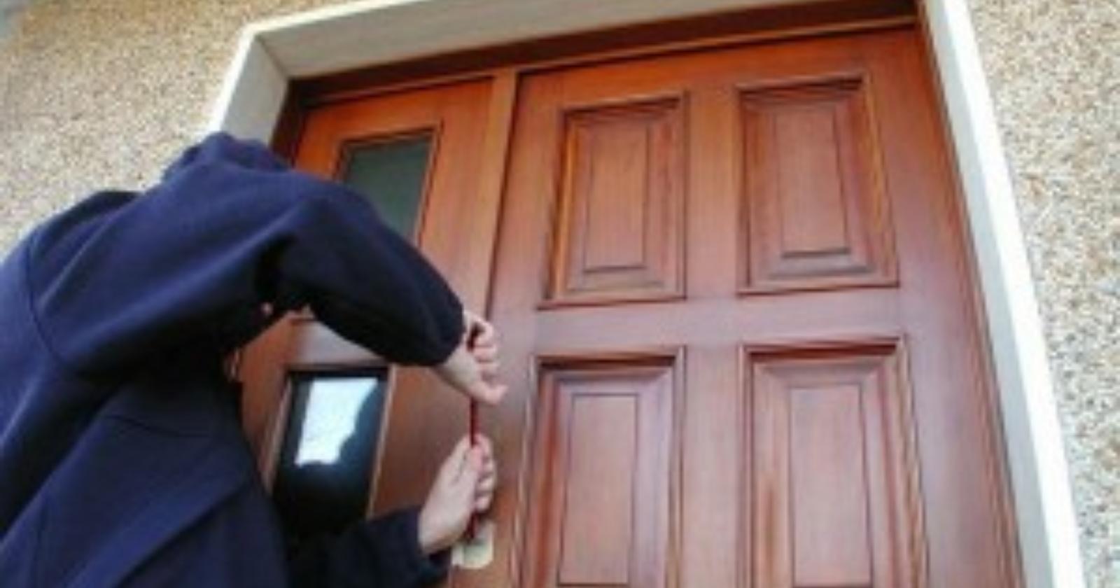Furti in appartamento: brutto rientro dalle ferie per 5 proprietari di casa