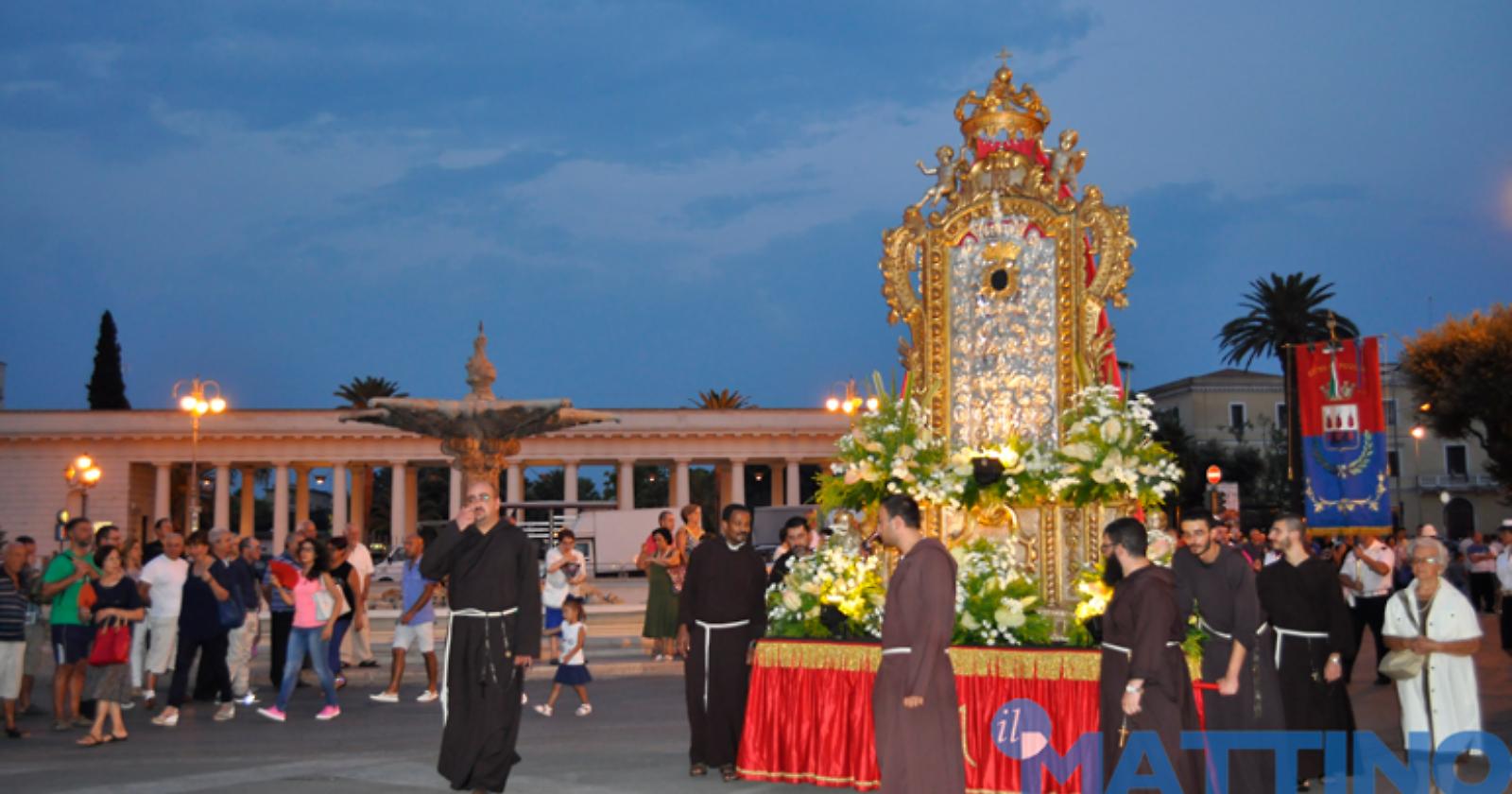 Foggia, giovedì festa patronale: la processione della Madonna dei Sette Veli anticipata a domani, cambia percorso
