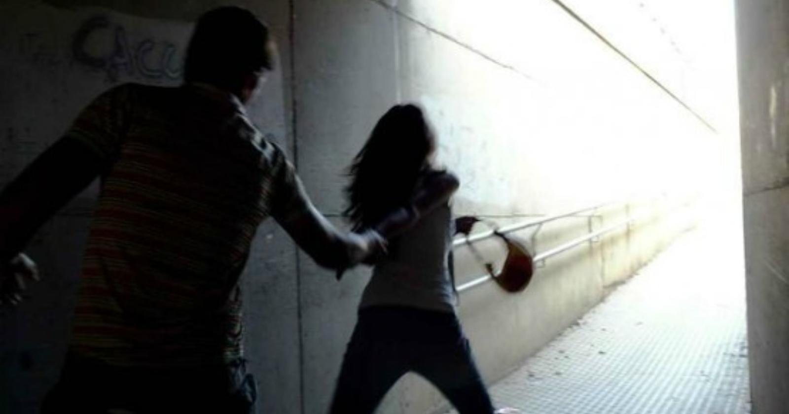 Dopo l'ennesima persecuzione, scattano le manette per stalking.  Arrestato ventenne.