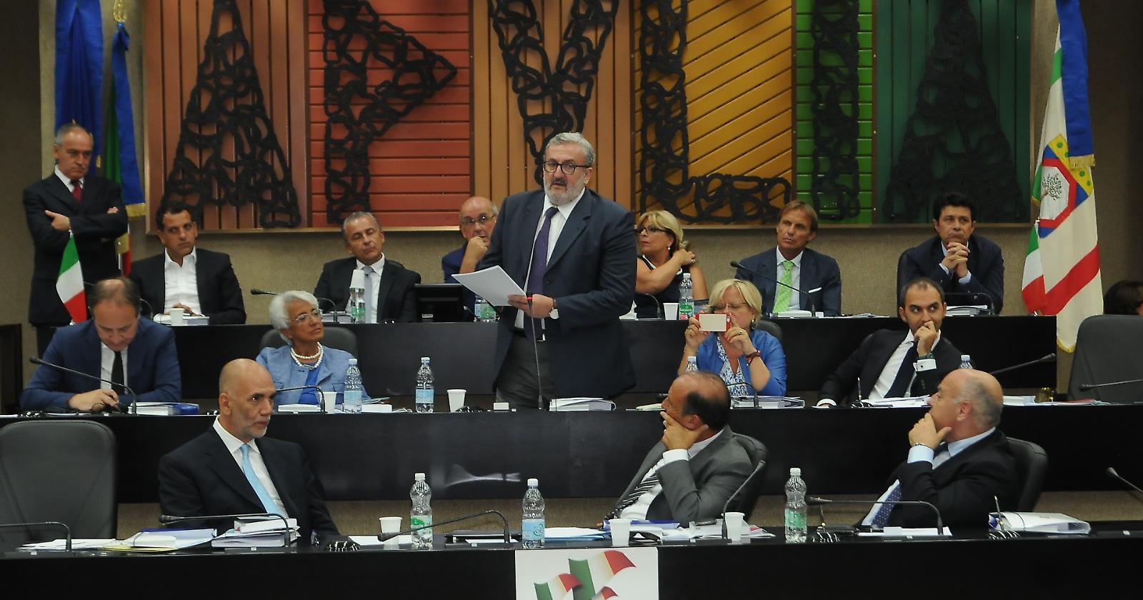 Ok del Consiglio Regionale al referendum anti trivelle in mare. Emiliano: «Oggi è un giorno felice»