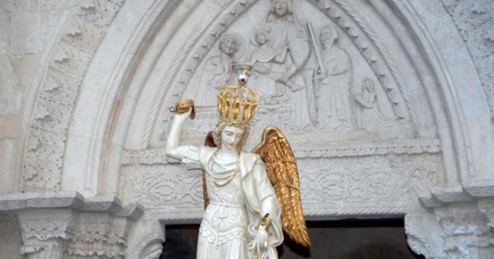 Oggi, 29 settembre, la Provincia di Foggia celebra il suo santo patrono: San Michele. Da Monte S. Angelo a Mont S. Michel la linea sacra della potenza del bene