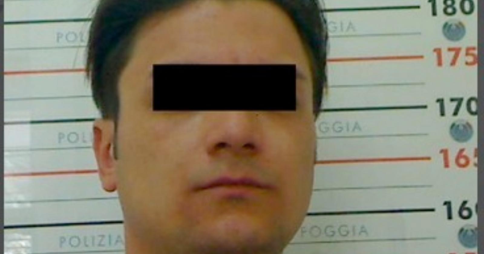 I cani fiutano banconote intrise di marijuana: arrestato giovanissimo pusher