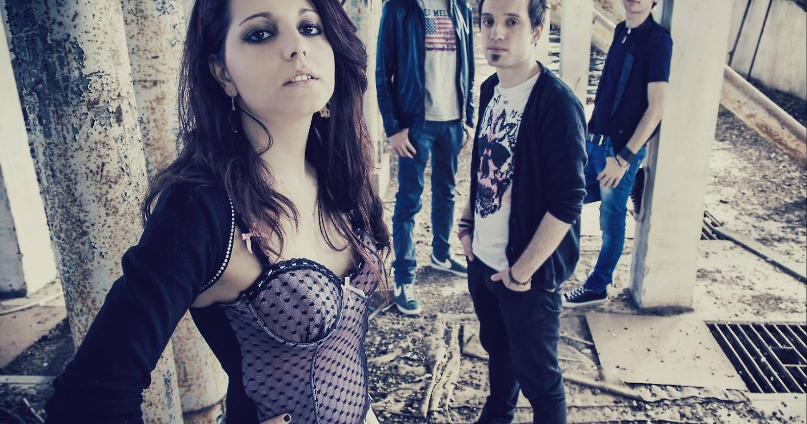 Primo contratto discografico per i "Paper Walls" di Manfredonia