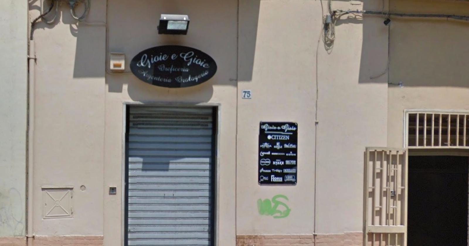 Foggia, Via Tugini: rapinata la gioielleria "Gioie e  Gioie"