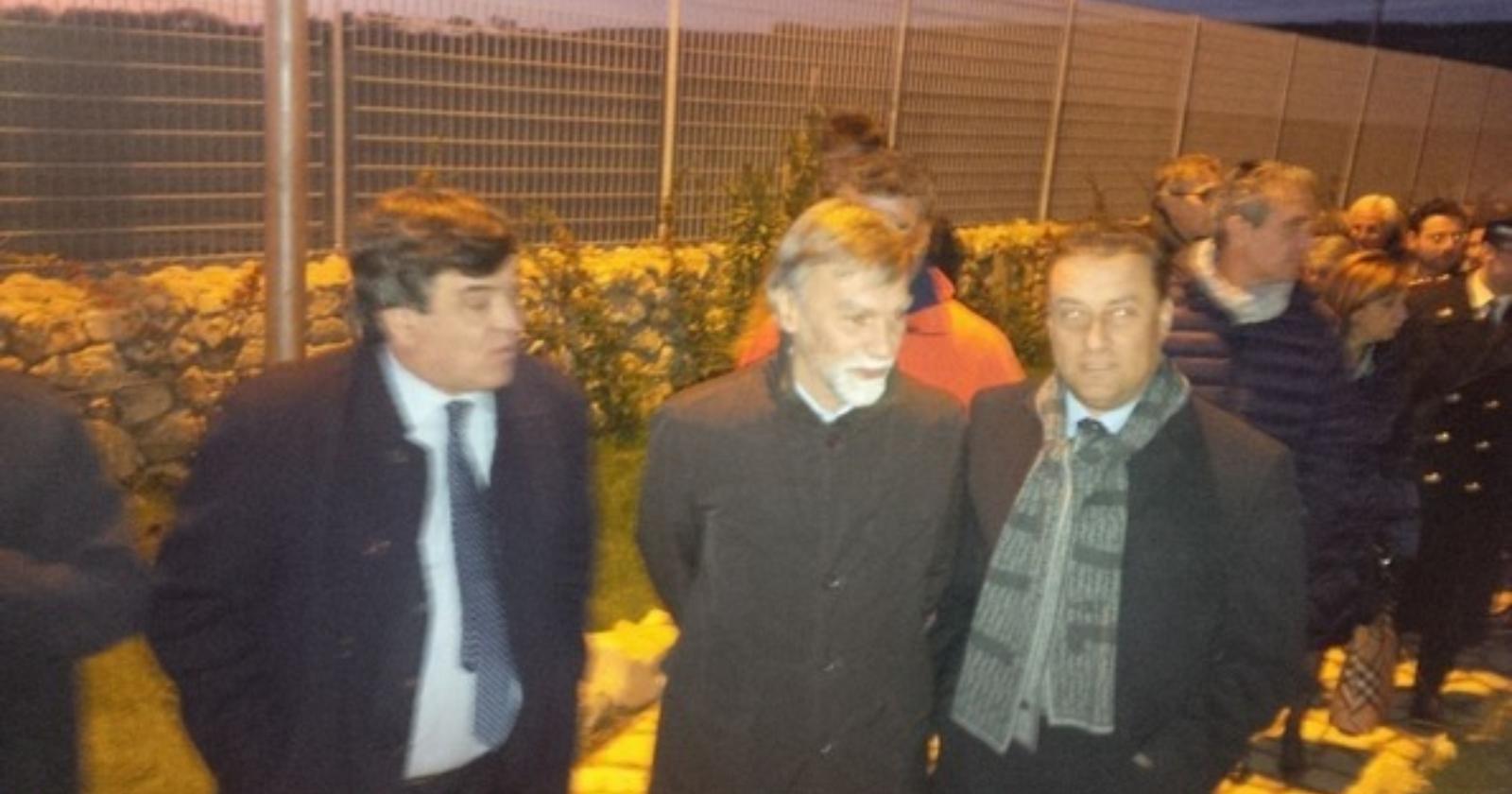 Delrio affossa la Capitanata: atterra l'aeroporto e arpiona il porto di Manfredonia