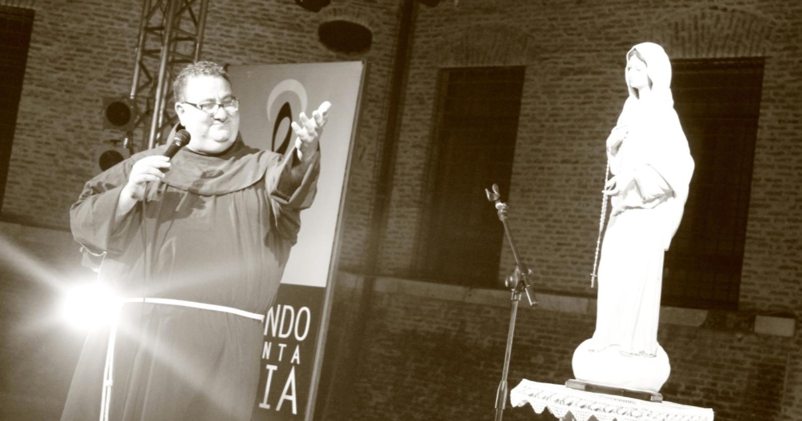 Fra Leonardo torna a cantare: 