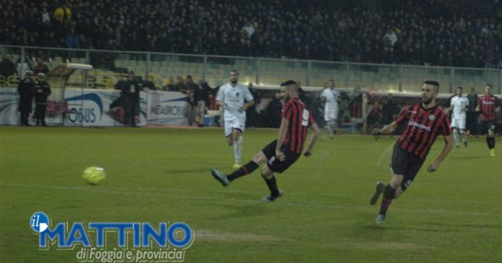 Il Foggia liquida il Cosenza e conquista, solo soletto, il secondo posto