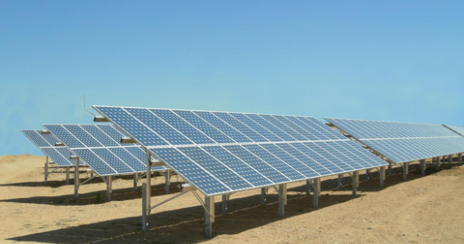 Rubano pannelli fotovoltaici ma restano impantanati nel fango