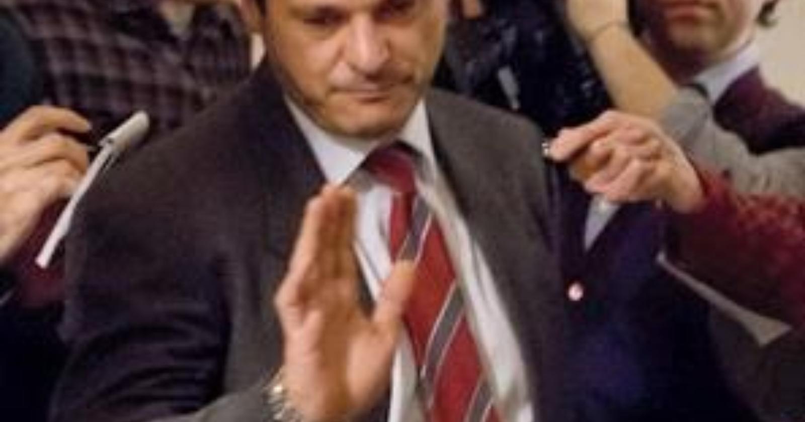 Questa sera su La7 "Mani pulite": si cena col lucano. C'è 1992 con un fantastico Antonio Gerardi