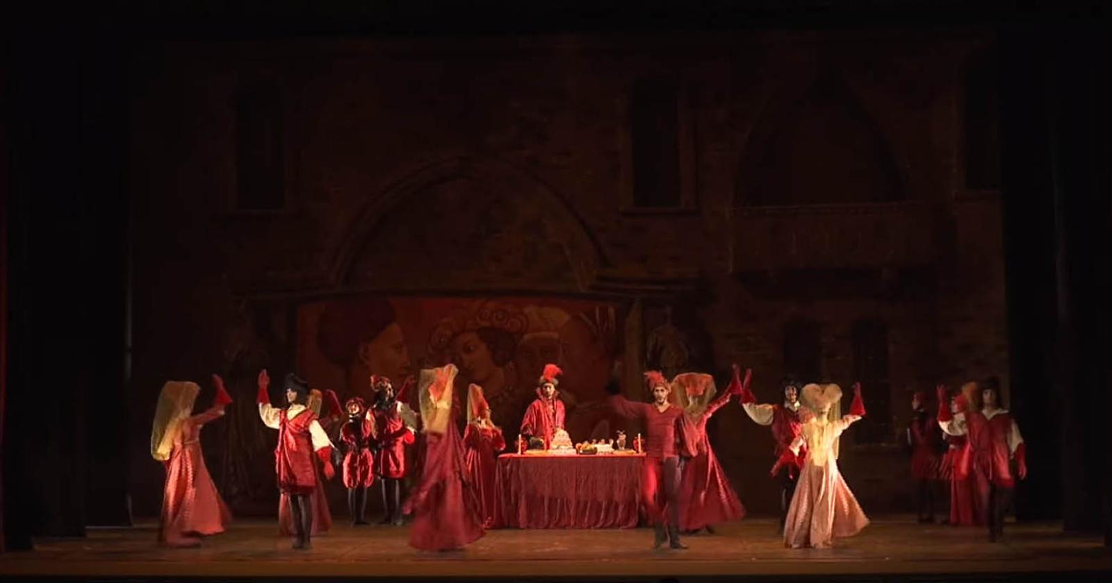 Romeo e Giulietta danzano al Teatro Giordano