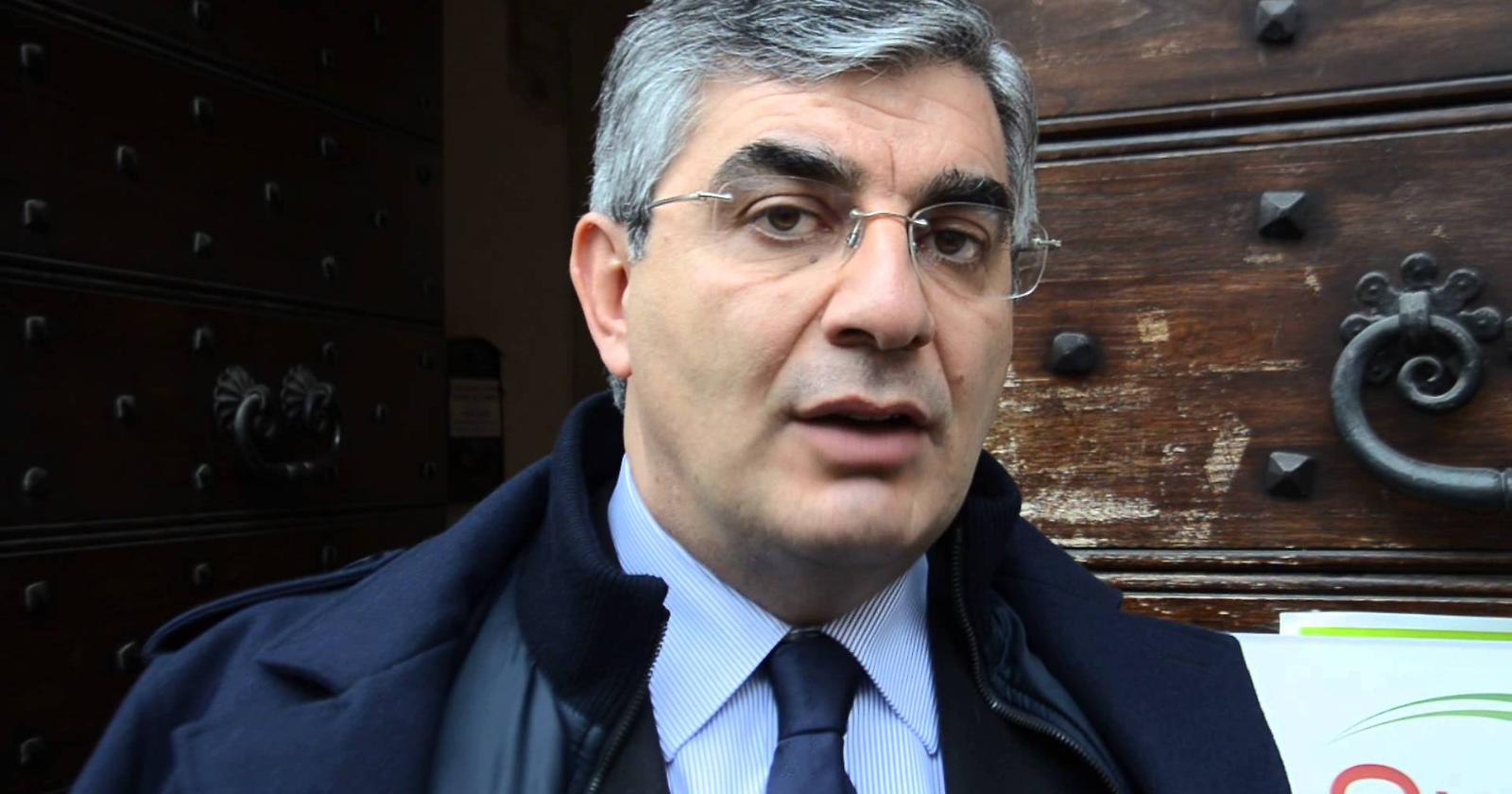 Trivelle, D'Alfonso "vende" l'Abruzzo a Renzi: decisamente non è Emiliano