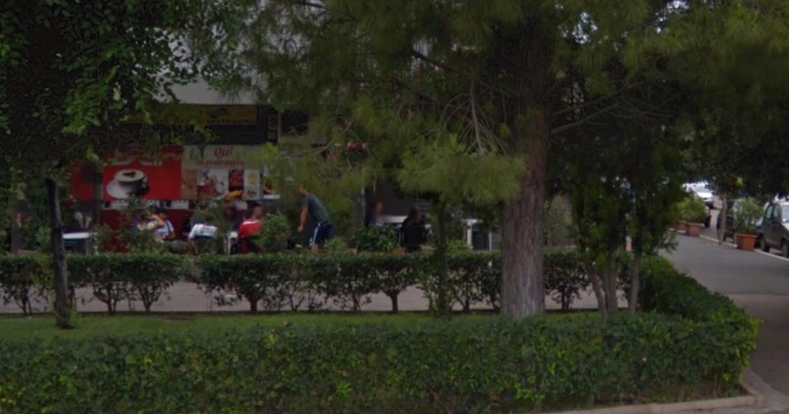 In quattro, vestiti da imbianchini, rapinano il bar Antonaccio di Foggia
