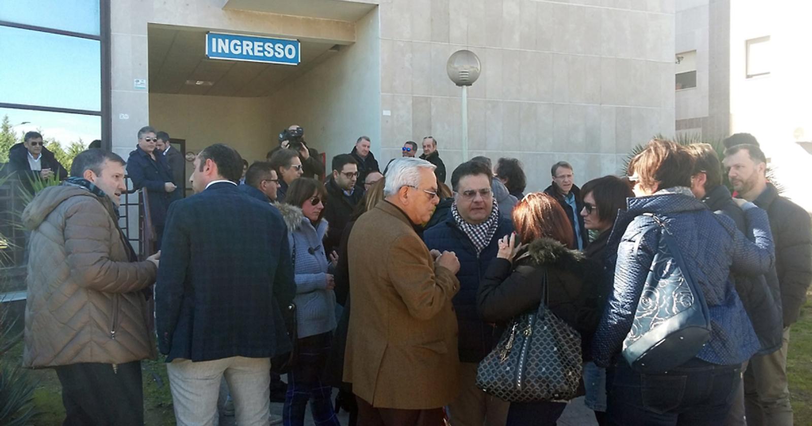 Ospedali, a S. Severo Miglio alza le barricate e a Cerignola la gente alza la voce: «Mo avast!»