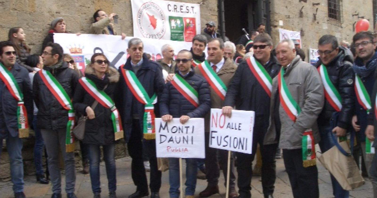A Volterra la "rivolta" dei 100 sindaci, compresi quelli dei Monti dauni