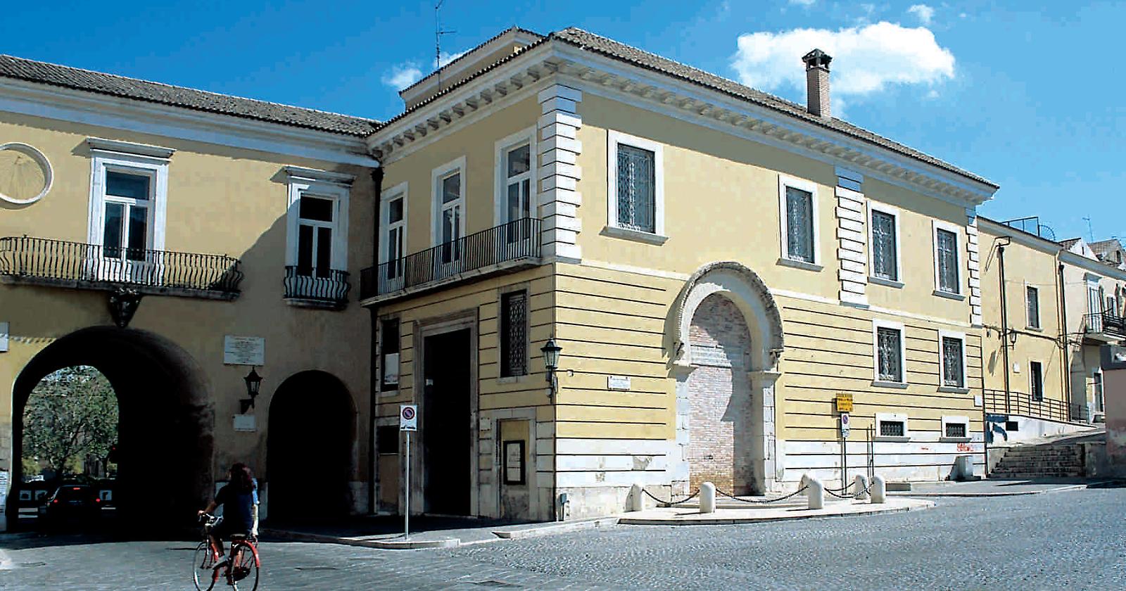 La mostra delle foto “Segnaletiche” di Pino Marchesino