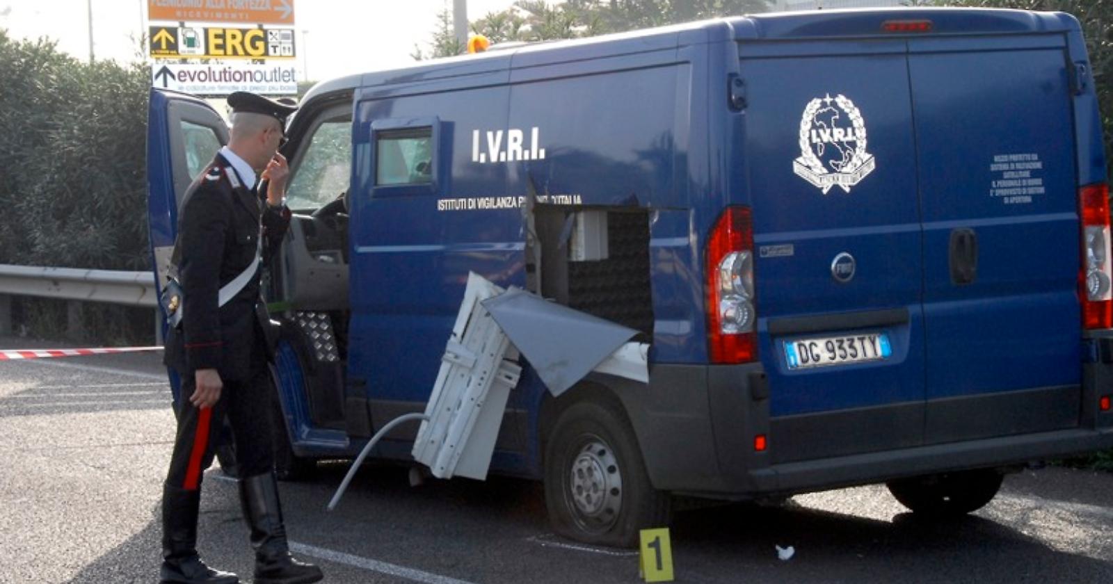 Assalti a caveau e portavalori: in manette anche foggiani