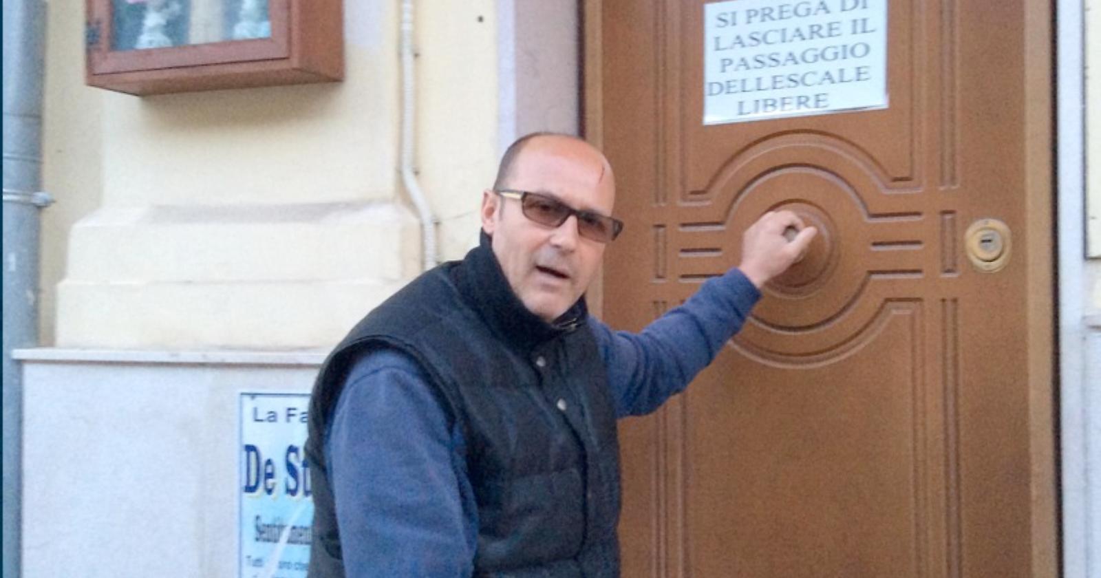 Piazza Mercato,  "U Scugnizz" pestato a sangue: il suo racconto